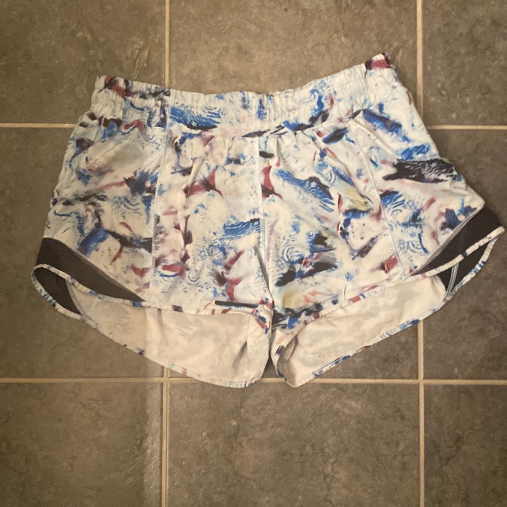 Lululemon shorts lined with small inner pocket